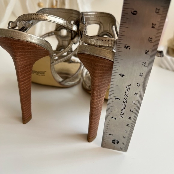 Carlos Santana Gold Gladiator Battle Sandals - Picture 6 of 8